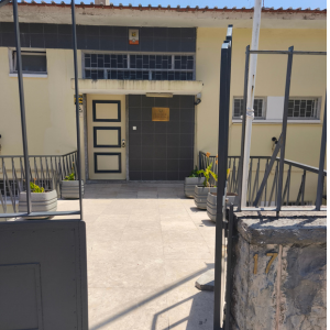 Entrada para a Embaixada